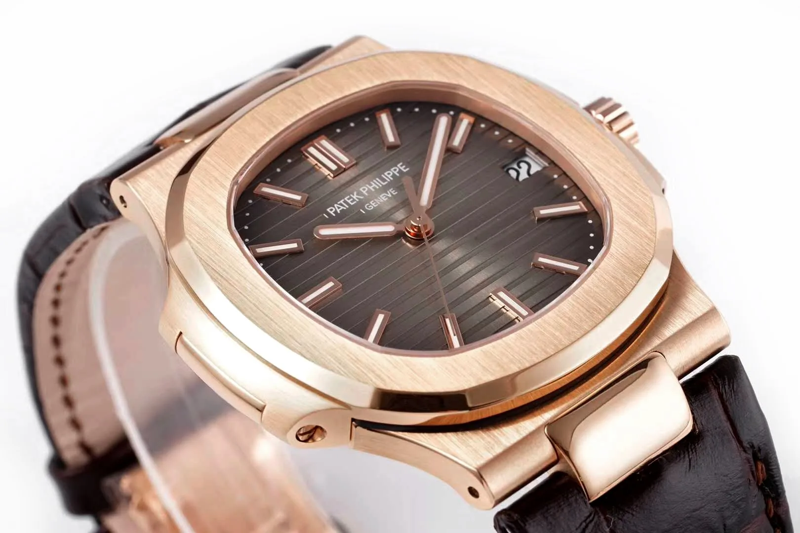 Nautilus Jumbo 5711 esfera marrón en oro rosa con correa de piel marrón - Imagen 5