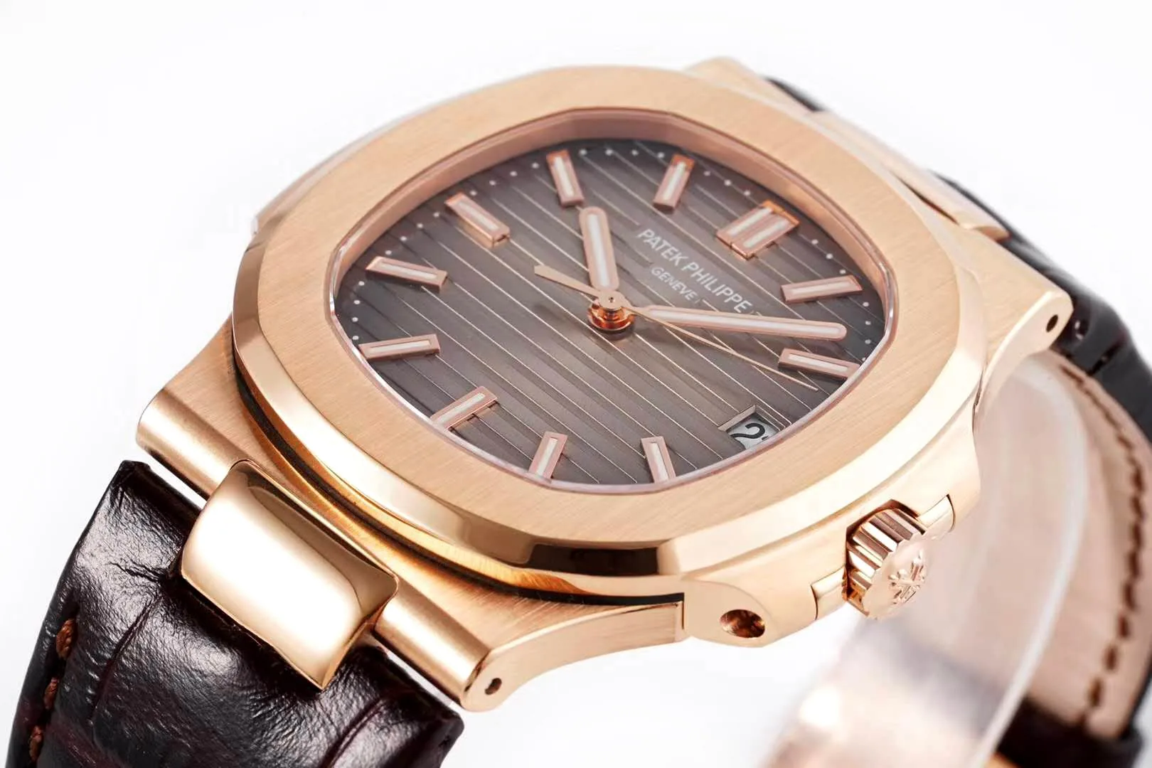 Nautilus Jumbo 5711 esfera marrón en oro rosa con correa de piel marrón - Imagen 4