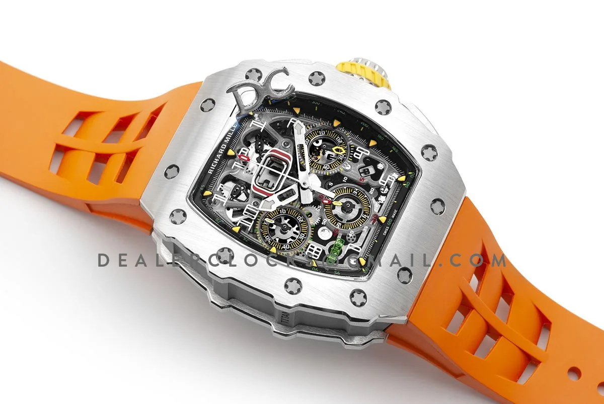 RM 011-03 Automatic Flyback Chronograph en titanio con caucho naranja - Imagen 2