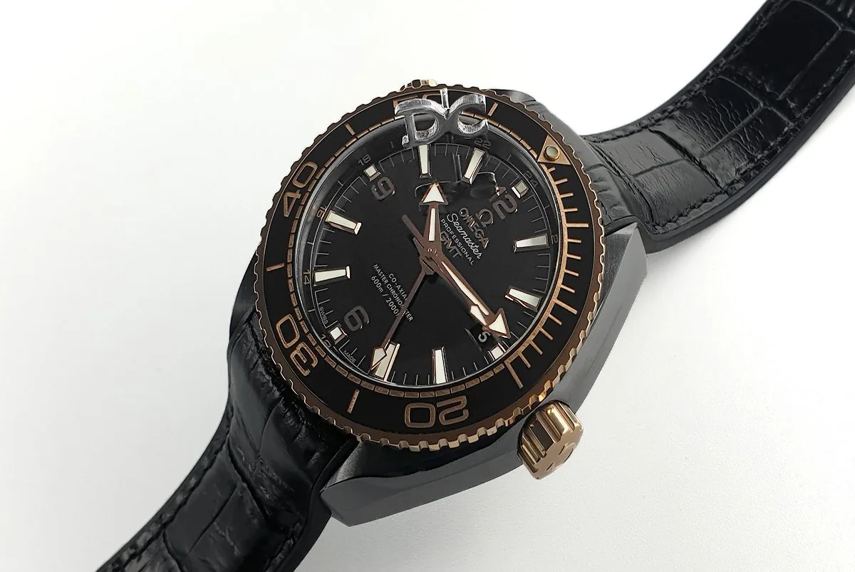 Seamaster Planet Ocean GMT “Deep Black” ceramica oro - immagine 3