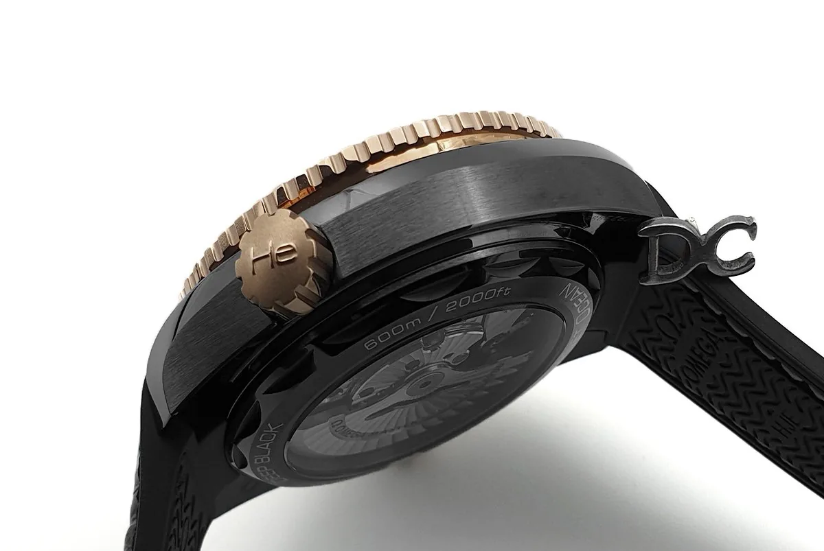 Seamaster Planet Ocean GMT “Deep Black” ceramica oro - immagine 9