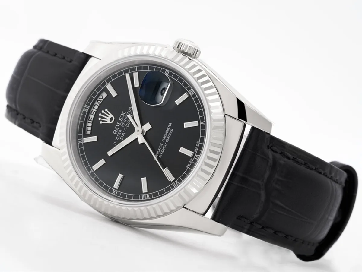 Day-Date 40 schwarzes Zifferblatt in Weißgold am Lederarmband – Bild 2