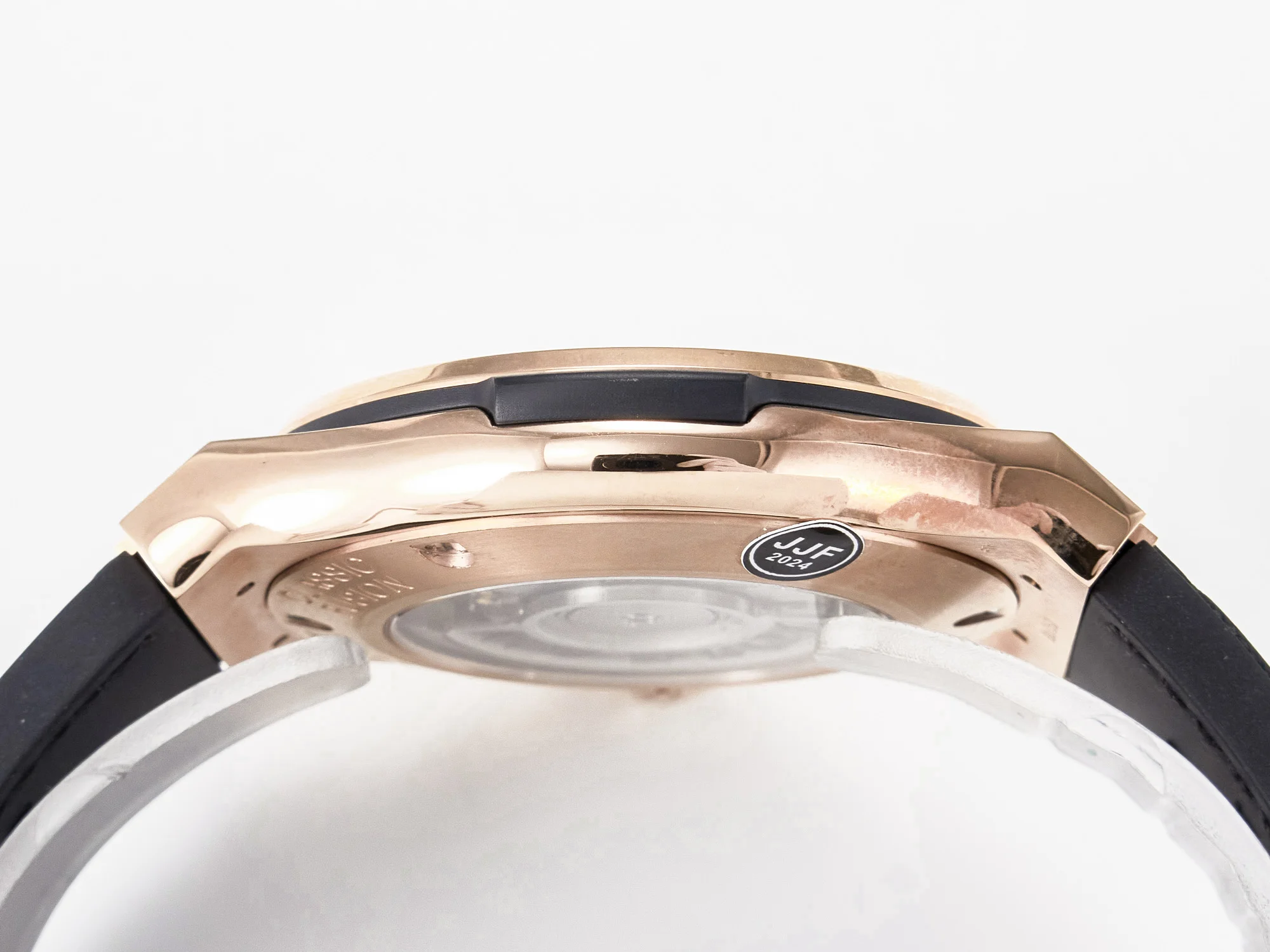 Classic Fusion 42mm RG JJF 1:1 Best Edition White Dial on Black Gummy Leather Strap