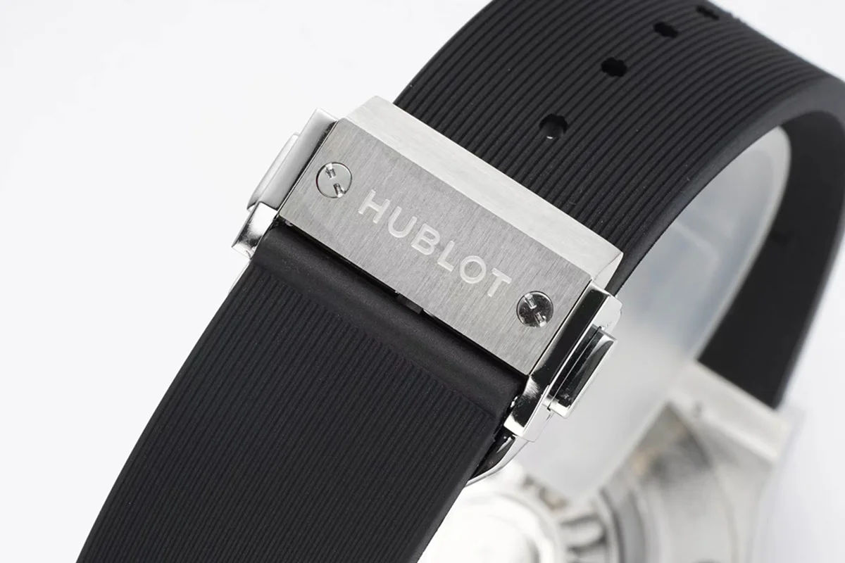 Classic Fusion Automatic 42mm White Dial on Rubber Strap