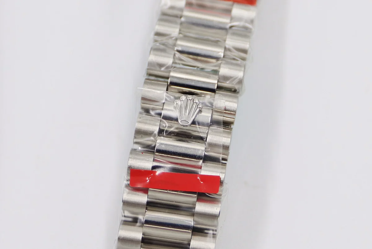 Daydate 36 128236 Malachite Diamond Marker Dial in Platinum