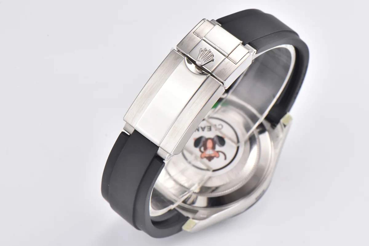 Daytona 116519 White Dial in White Gold on Rubber Strap
