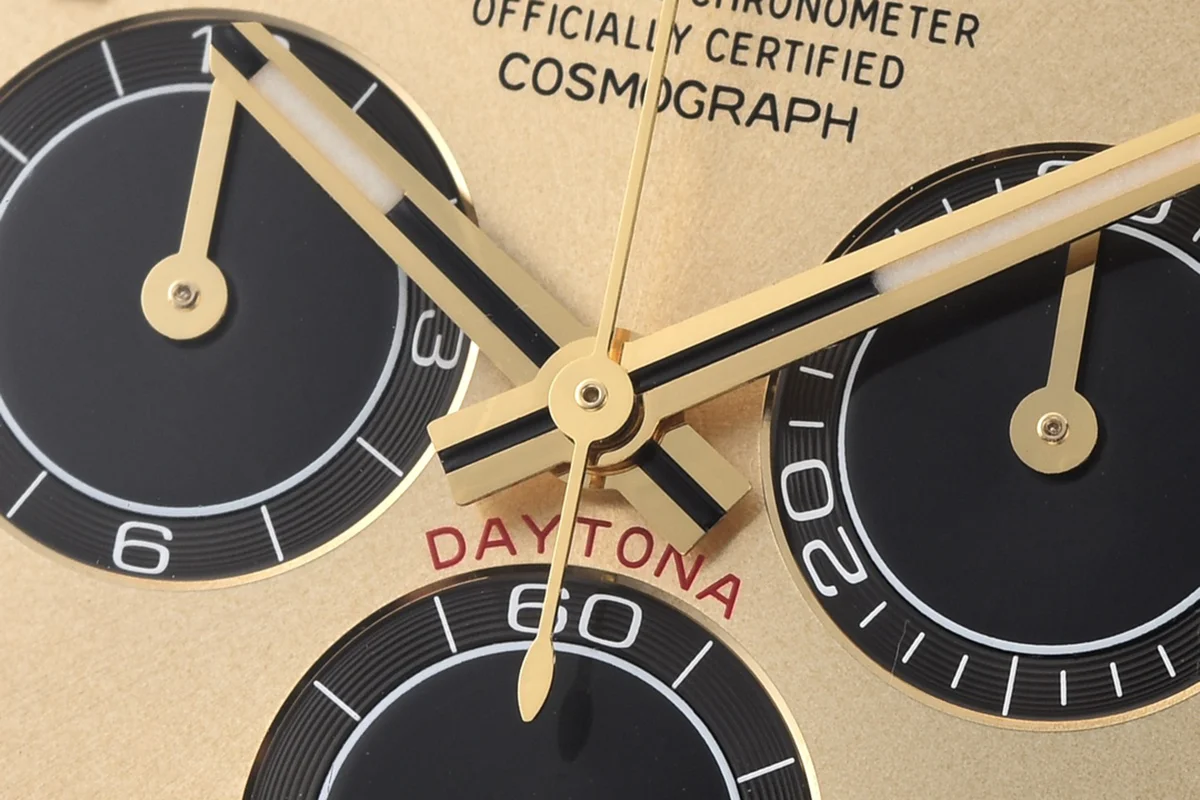 Daytona 126518LN Golden and Bright Black Dial in Yellow Gold on Rubber Strap