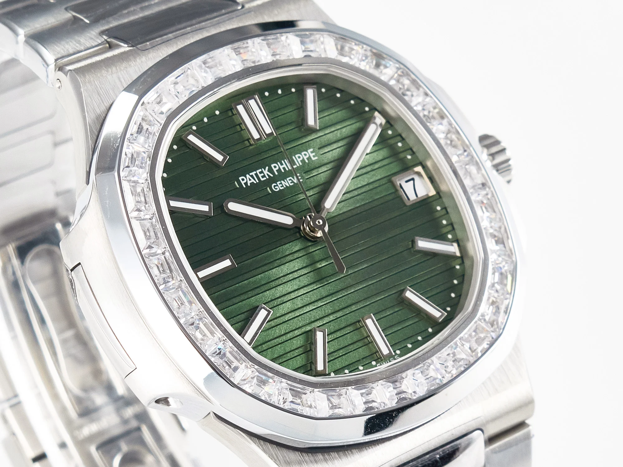 Nautilus 5711 3KF 1:1 Best Edition Square Diamonds Bezel Green Dial on SS Bracelet A324 Super Clone V2
