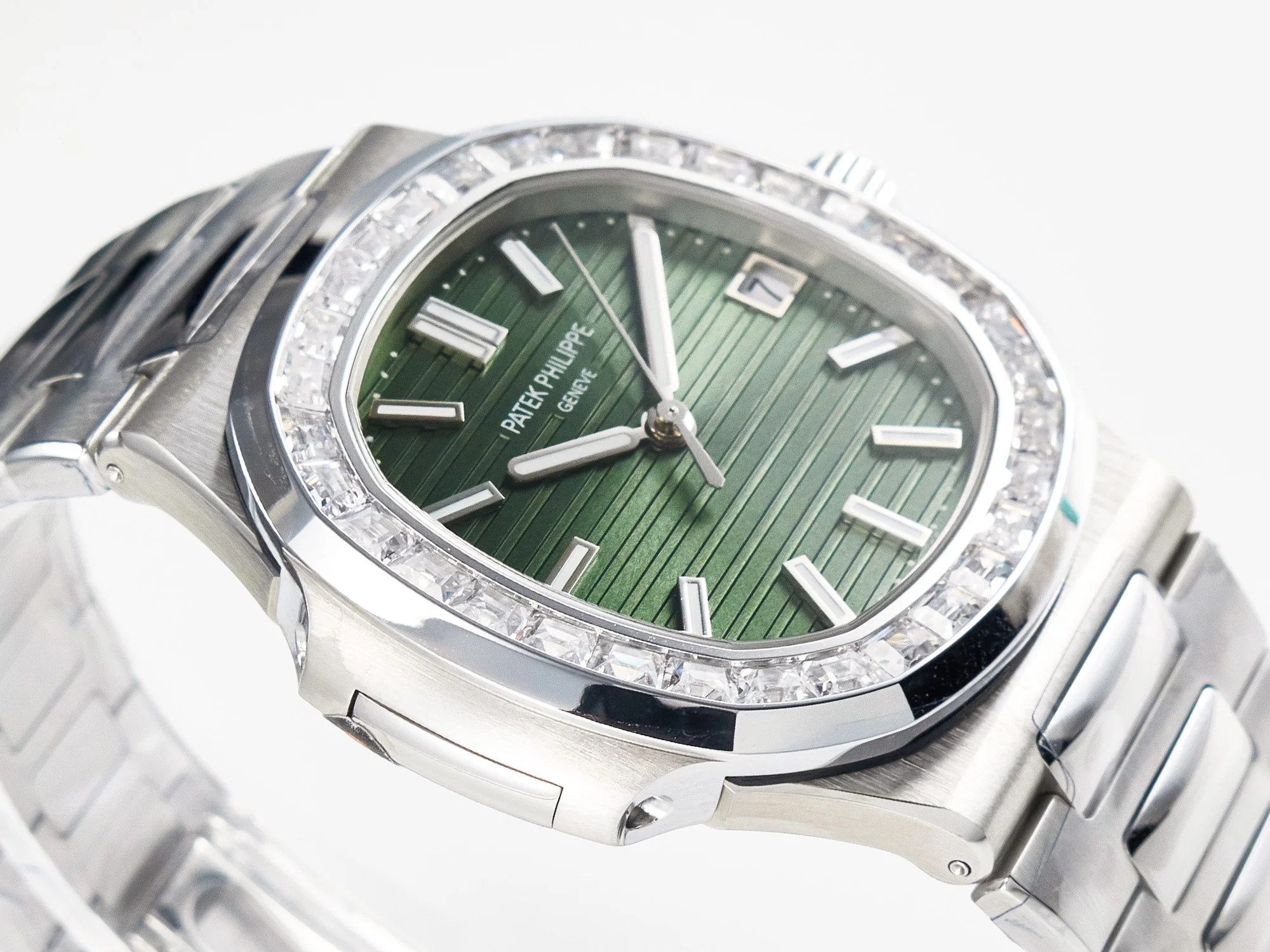 Nautilus 5711 3KF 1:1 Best Edition Square Diamonds Bezel Green Dial on SS Bracelet A324 Super Clone V2