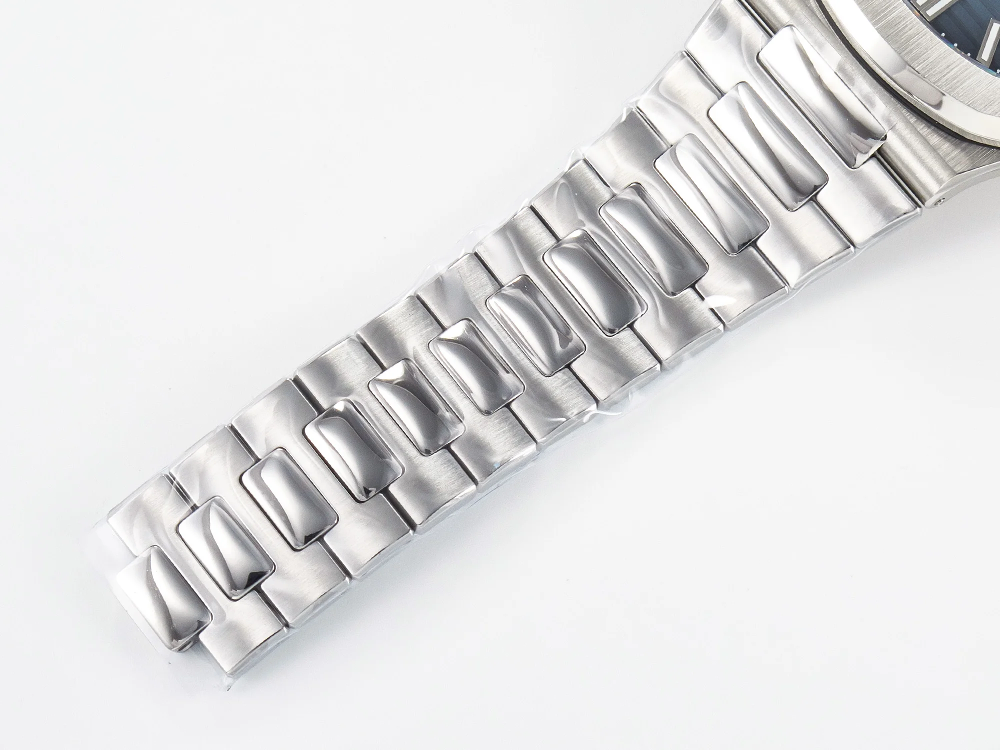 Nautilus 5711 3KF 1:1 Best Edition Square Diamonds Bezel Green Dial on SS Bracelet A324 Super Clone V2