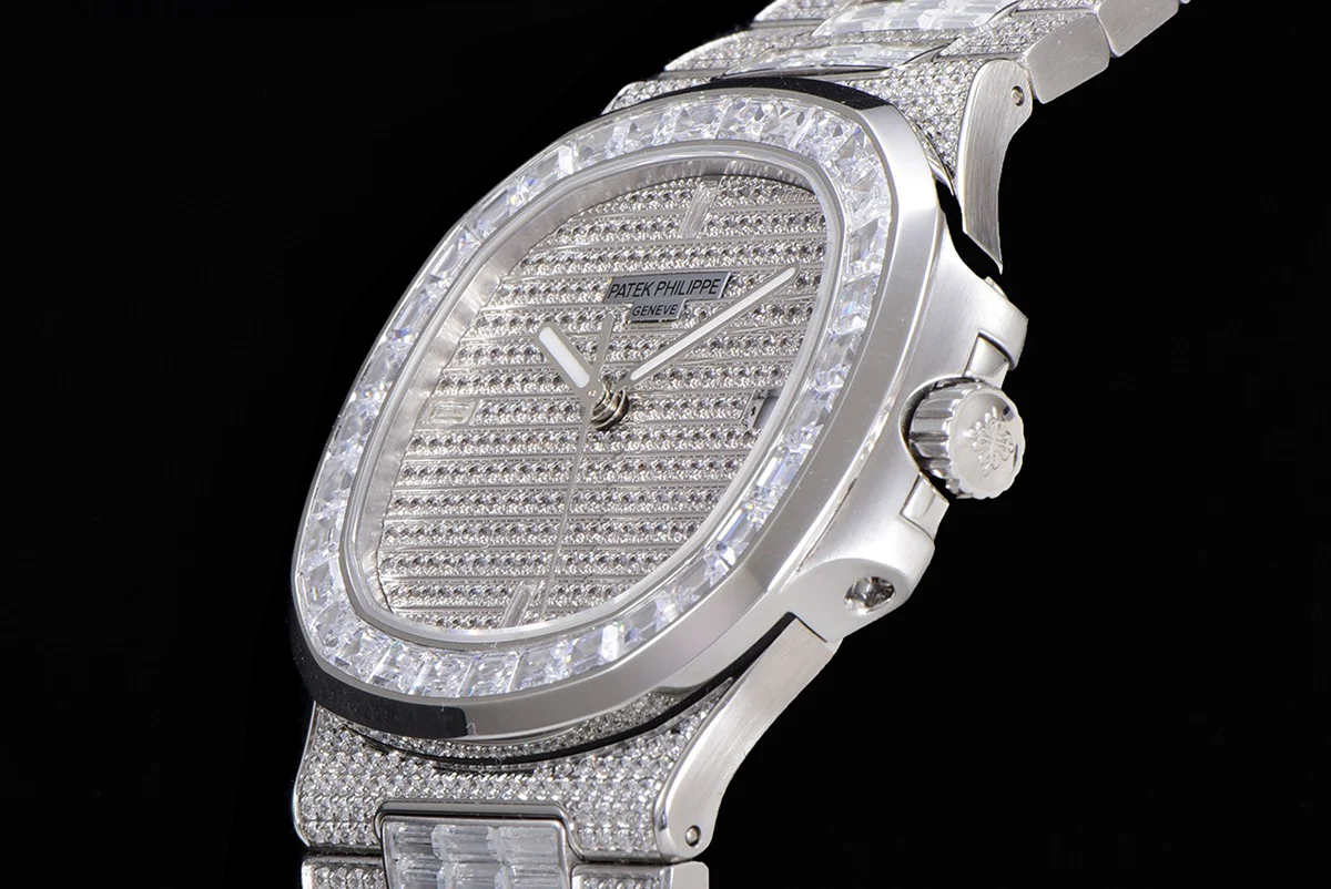 Nautilus Jumbo 5711 Diamond Dial with Diamond Bezel in Paved Diamonds