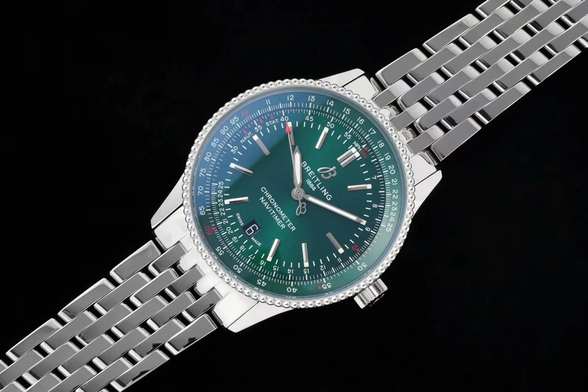 Navitimer Automatic 41 Ref. AB0121211B1A1