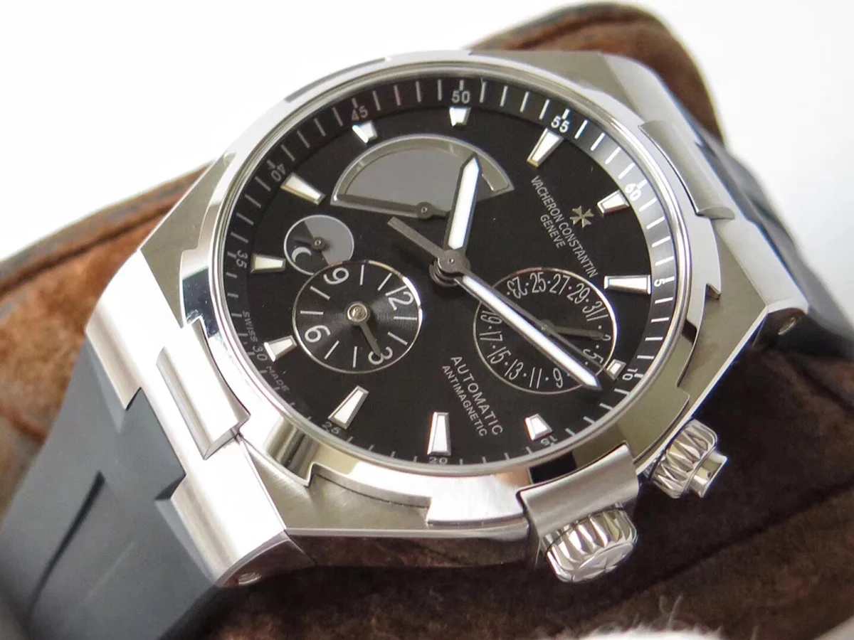 Overseas Dual Time Black Dial in Steel on Rubber Strap