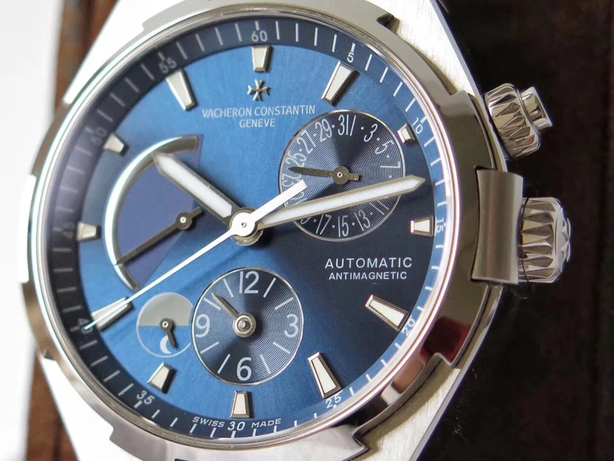 Overseas Dual Time Blue Dial in Steel on Rubber Strap