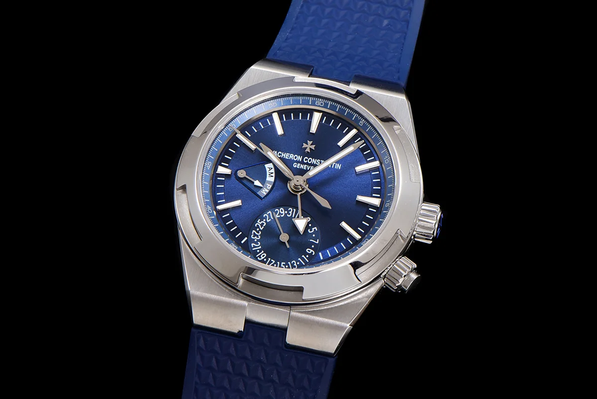 Overseas Dual Time Blue Dial in Steel Ref. 7900V/110A-B334 on Rubber Strap