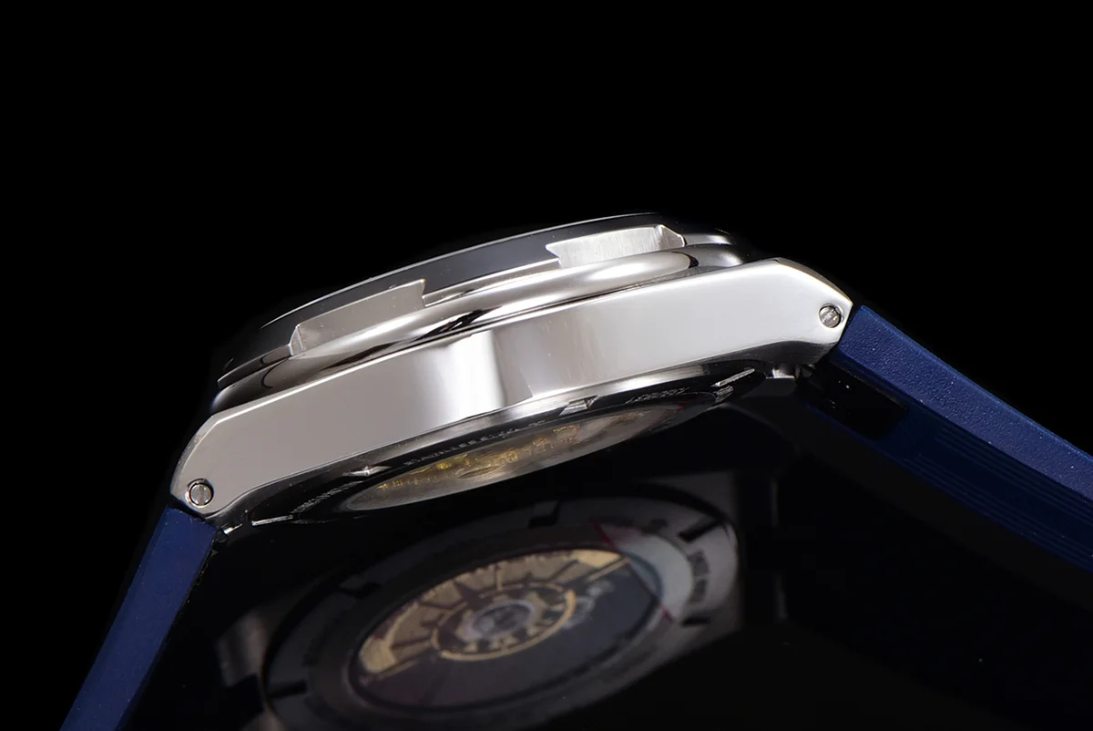 Overseas Dual Time Blue Dial in Steel Ref. 7900V/110A-B334 on Rubber Strap