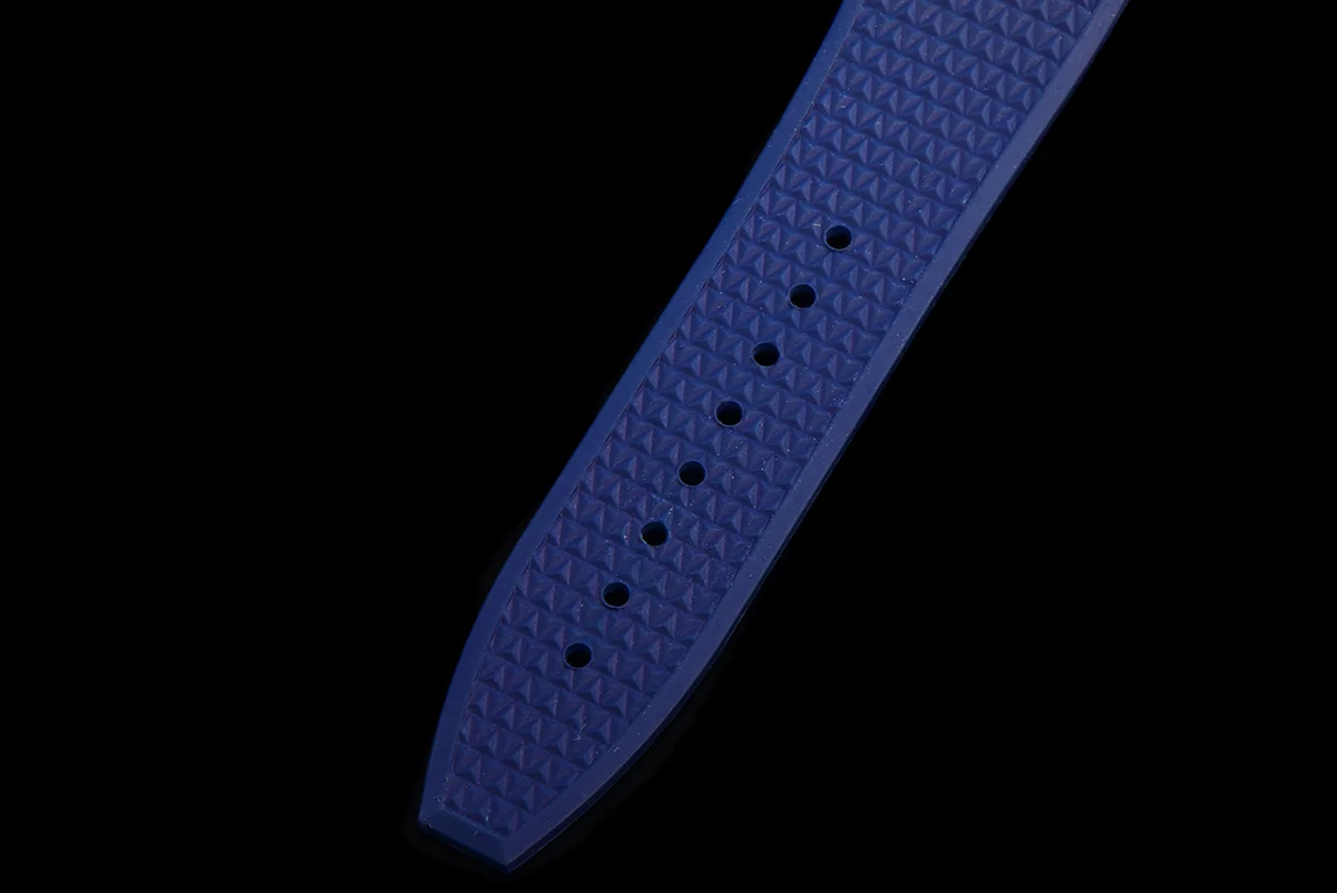 Overseas Dual Time Blue Dial in Steel Ref. 7900V/110A-B334 on Rubber Strap