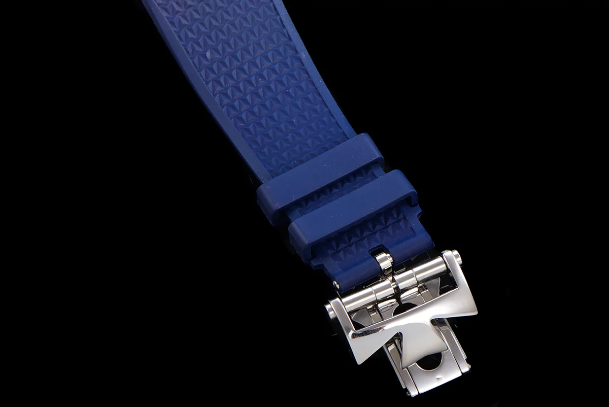 Overseas Dual Time Blue Dial in Steel Ref. 7900V/110A-B334 on Rubber Strap