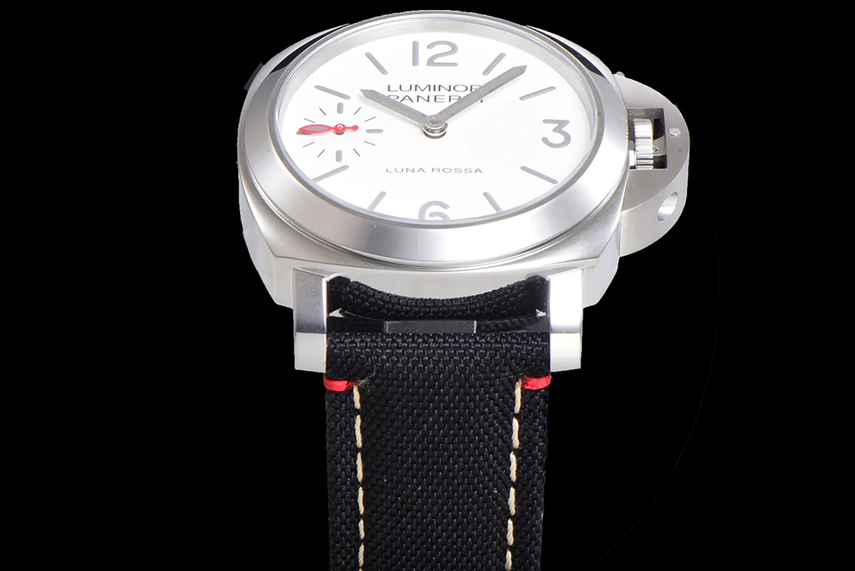 PAM1342 Luminor Luna Rossa 44mm