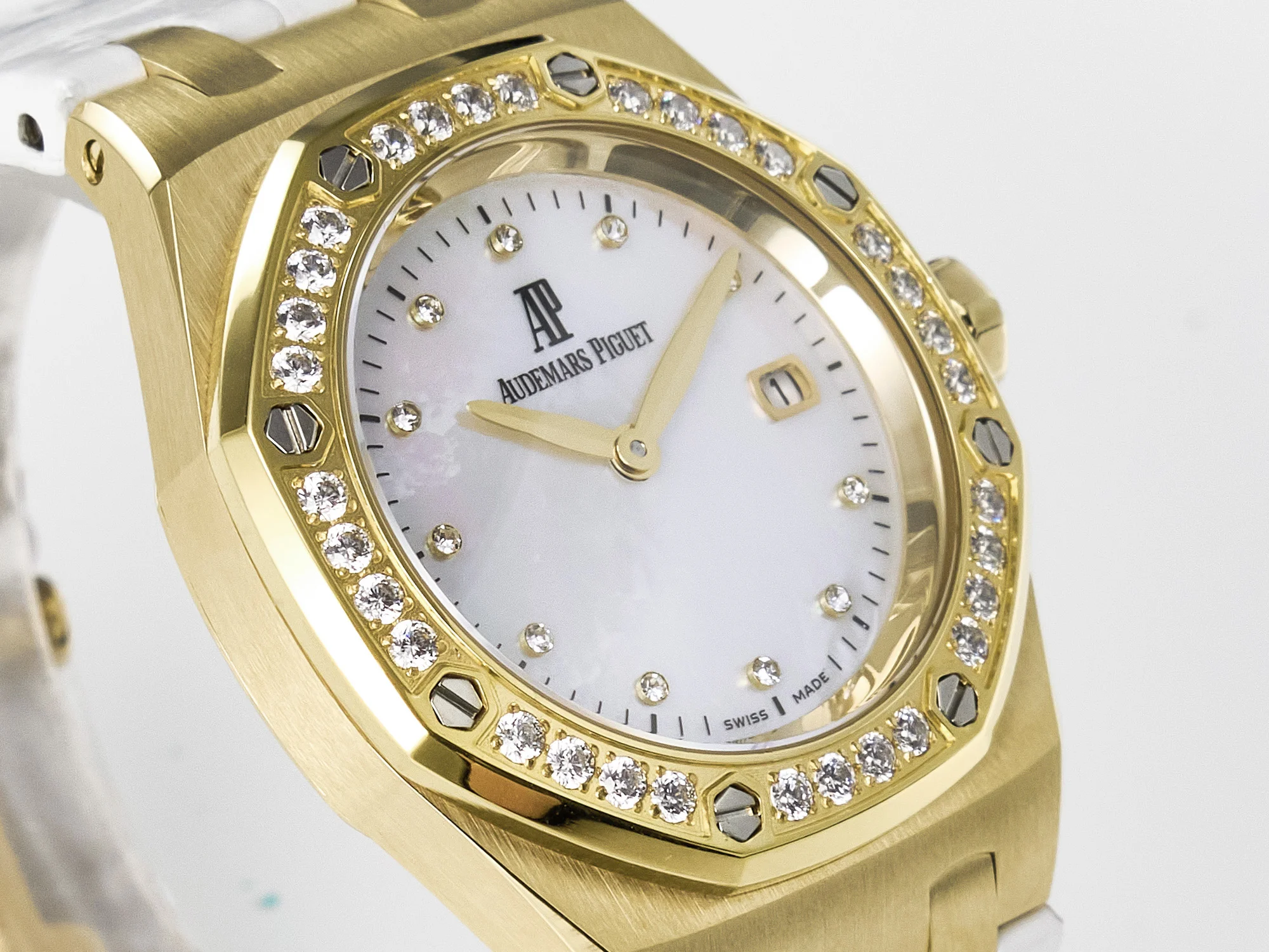 Royal Oak Ladies 33mm YG DRF Best Edition MOP Dial Diamonds Bezel on White Rubber Strap ETA Quartz