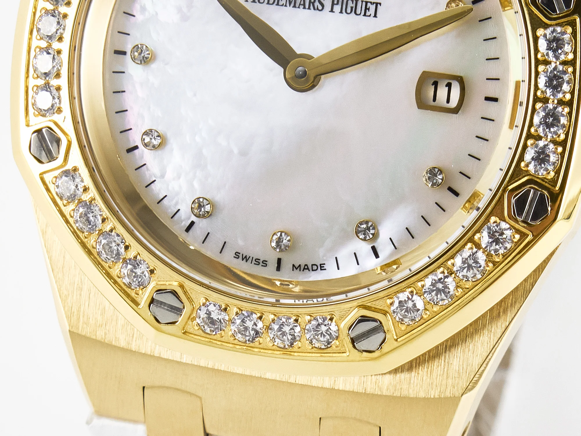Royal Oak Ladies 33mm YG DRF Best Edition MOP Dial Diamonds Bezel on White Rubber Strap ETA Quartz