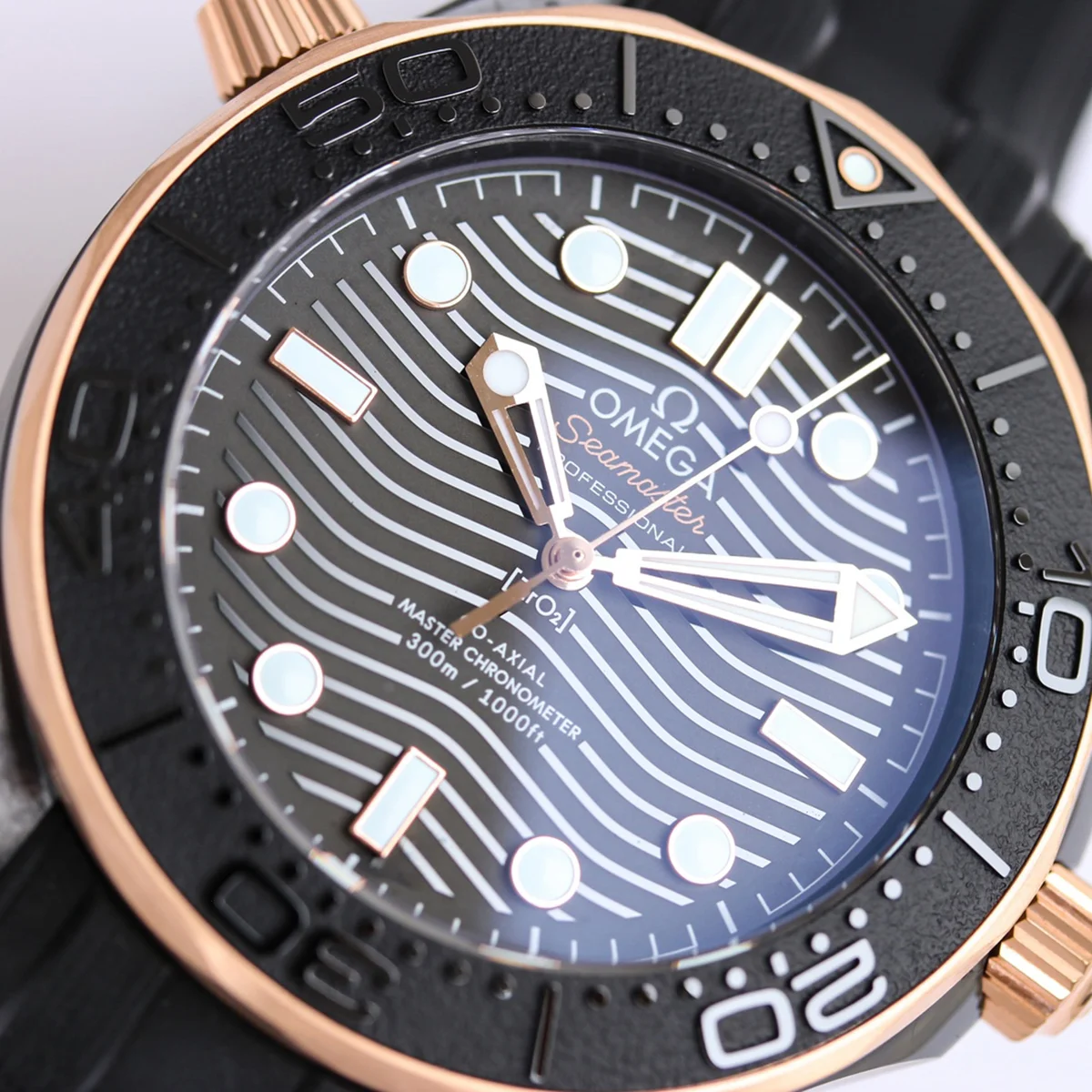 Seamaster Diver 300M Co-Axial Master Chronometer 43.5mm 210.62.44.20.01.001 on Rubber Strap