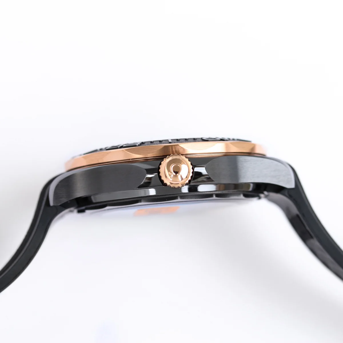 Seamaster Diver 300M Co-Axial Master Chronometer 43.5mm 210.62.44.20.01.001 on Rubber Strap