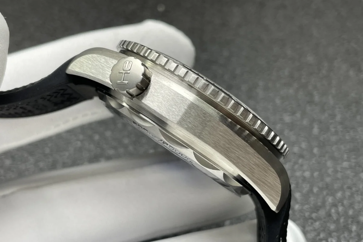 Seamaster Planet Ocean 600M 43.5mm Grey Dial Steel on Rubber Strap