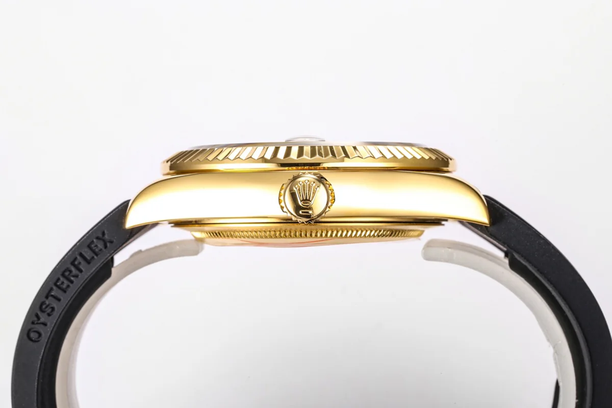 Sky-Dweller 326938 Black Dial in Yellow Gold on Rubber Strap