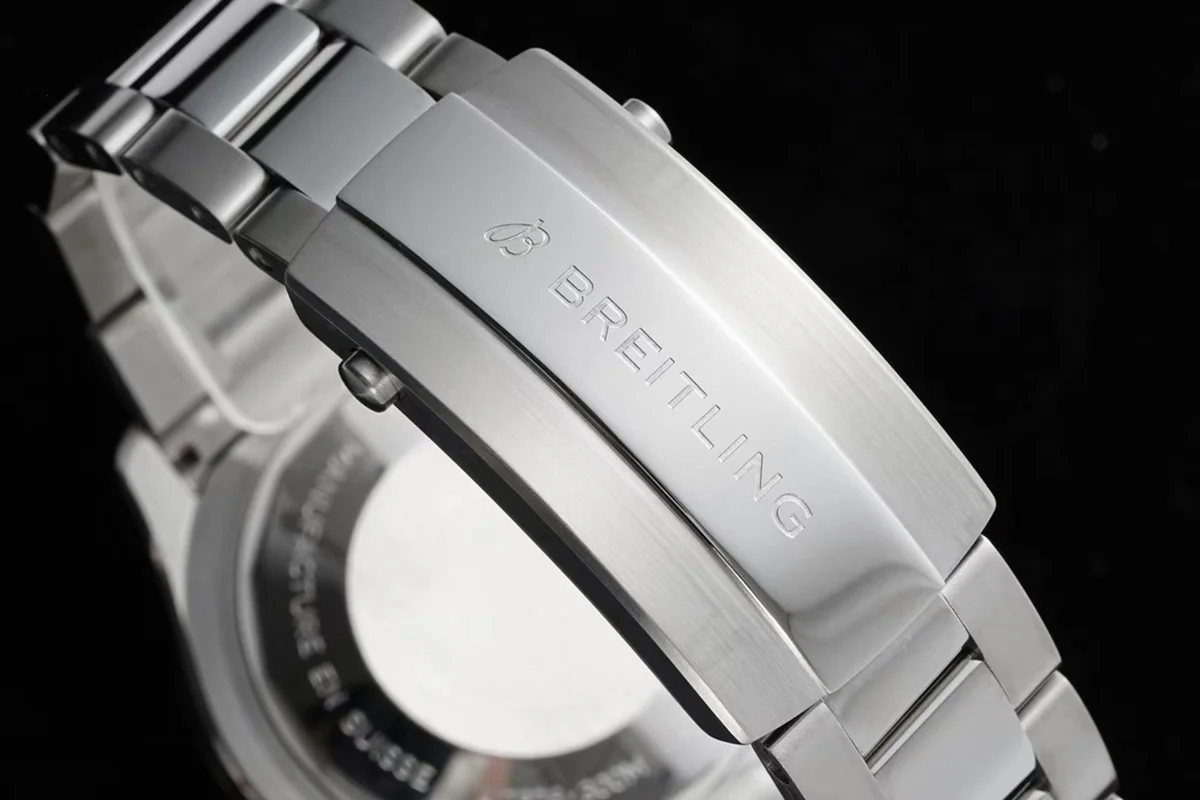 Superocean Automatic 44 Ref: A17376A31L1A1