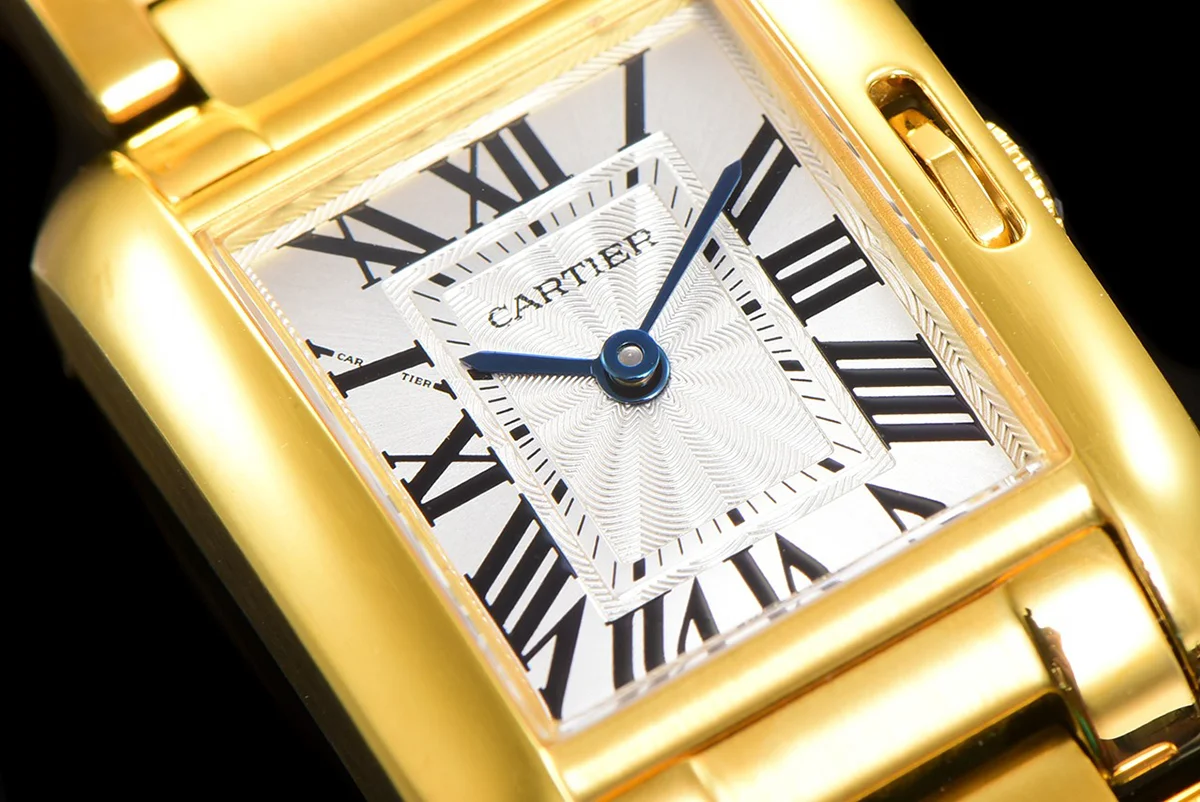 Tank Anglaise 30.2mm White Dial in Yellow Gold