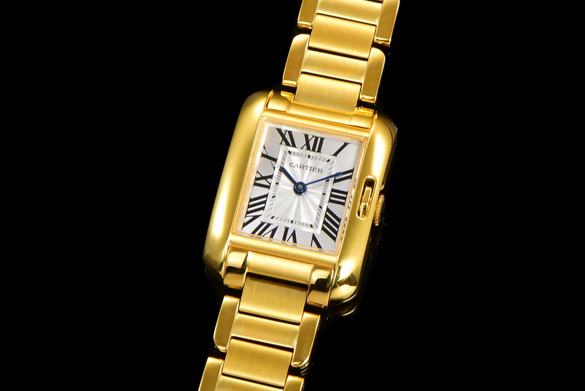 Tank Anglaise 30.2mm White Dial in Yellow Gold