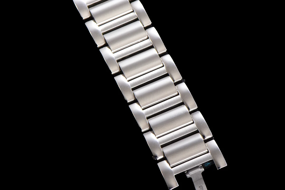 Tank Must 29.5mm White Dial in Steel