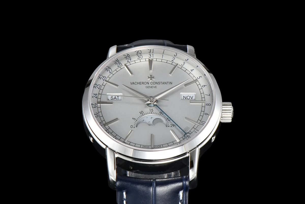 Traditionelle Complete Calendar White Dial in White Gold