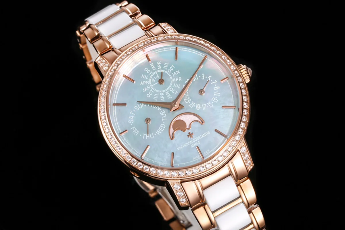 Traditionelle Perpetual Calendar Ultra-Thin 4305T000R Blue Dial in Pink Gold on Bracelet