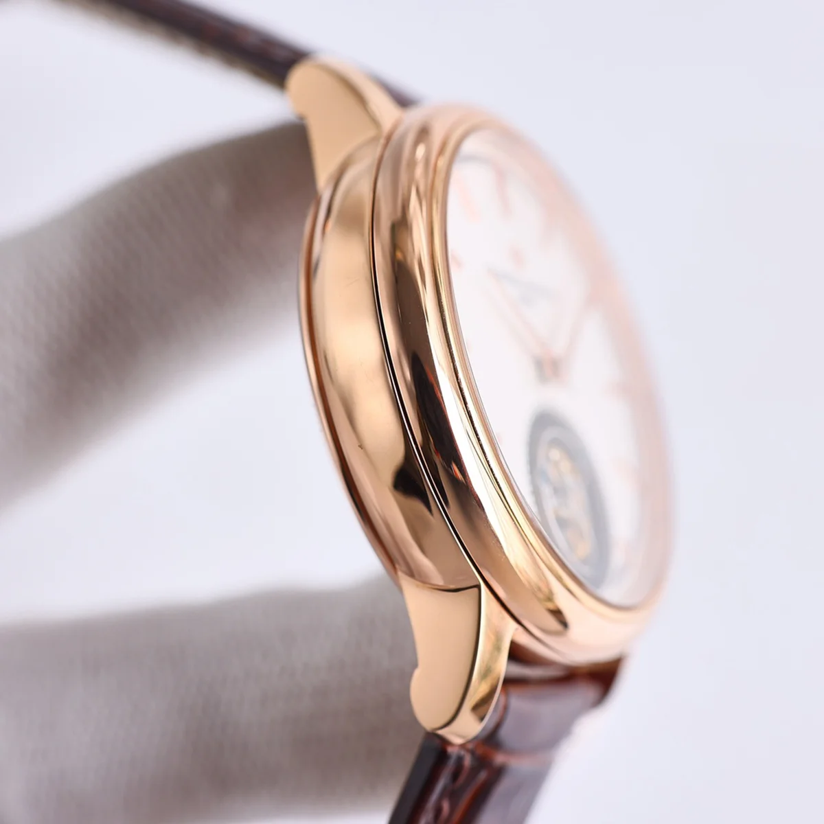 Traditionelle Tourbillon White Dial in Rose Gold